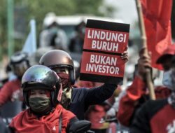 Potret Buruh Negeri Berjuang Sendiri Untuk Nasib yang Tak Pasti