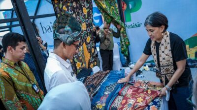 Tanjak, Topi Khas Adat Melayu Buat Penasaran Sandiaga Uno Saat Hadiri Bajafash Batam