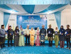 Dosen, Bagian Biro, dan Para Staf Terbaik Menerima Penghargaan Pada Diesnatalis Universitas Labuhanbatu ke-25