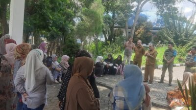 Puluhan Pedangang Pasar Baru Datangi Kantor Bupati Madina