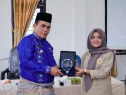 Usai Ikuti KKN-PPM, Pemkab Kampar Lepas 29 Mahasiswa UGM Yogyakarta 