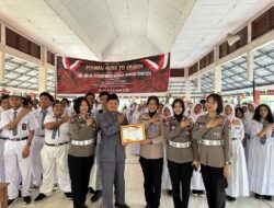 Polwan Polda Kepri Goes To School SMA Kartini