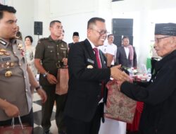 Pemkab Toba Berbagi dan Ramah Tamah Kepada Veteran