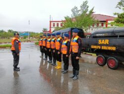 Satbrimob Polda Kepri Lakukan Patroli ke Daerah Rawan Banjir 