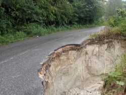Memprihatinkan, Jalan Provinsi di Pangaribuan Terancam Putus