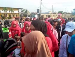 Ribuan Warga Mengoneng Tumpah Ruah Semarakan Karnaval