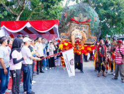 PJ Bupati Kampar Lepas Kirab dan Jalan Santai Gebyar Budaya