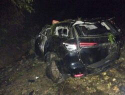 Satu Keluarga Dalam Mobil Fortuner Jatuh Kejurang di Jangga Dolok