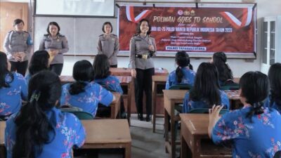 Polwan Polres Taput “Goes To School ” di SMA Santa Maria Tarutung