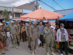 Pemkab Humbahas Operasi Pasar Tertibkan Pedagang Kaki Lima
