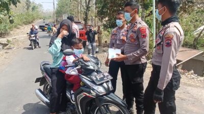 Polisi Buka Pengobatan Gratis & Bagi Masker ke Warga Terdampak Asap