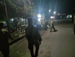Satpol PP Tertibkan Pedagang di Pasar Kotapinang