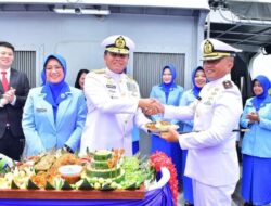 Kasal Resmikan KRI Tuna-876 di Batam