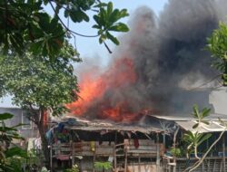Kebakaran Hanguskan Rumah Semi Permanen di Tegal Alur