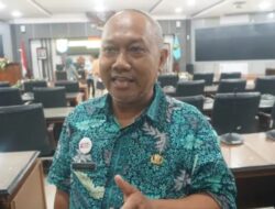 Sayembara! Nangkap Pembuang Sampah Sembarangan Dapat Rp 100 Ribu