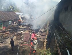 Arus Pendek, Dua Rumah Warga Ludes Terbakar Kerugian Ratusan Juta