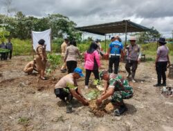 Danramil 1710-02/Timika Turut Tanam Pohon Acara Polri Lestari Negeri