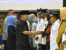 Pj Bupati Kampar Lantik dan Ambil Sumpah 10 Pj Kepala Desa