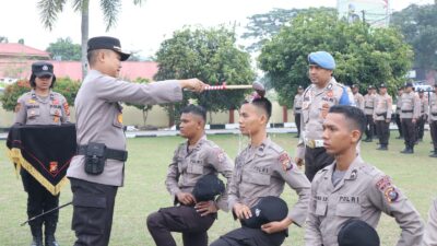 6 Bintara Remaja Polres Kampar Ikuti Tradisi Pembaretan