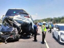 Enam Kendaraan Terlibat Kecelakaan di Tol Semarang