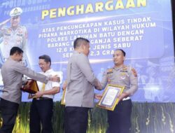 Ungkap Kasus Narkoba, Kasat Lantas Polres Labuhanbatu Raih Penghargaan Kapoldasu