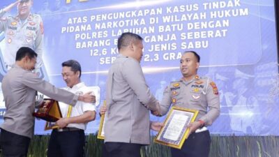 Ungkap Kasus Narkoba, Kasat Lantas Polres Labuhanbatu Raih Penghargaan Kapoldasu