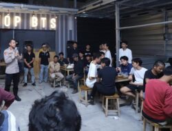 Kapolsek Mampang Prapatan Berikan Apresiasi Warga Gelar Lomba E-sport