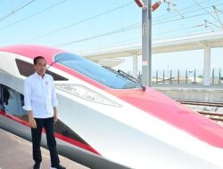 Jokowi Resmikan Kereta Cepat Jakarta-Bandung