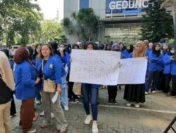 Ada Kamera di Toilet Wanita Kampus Unikal, Mahasiswa Geruduk Rektorat