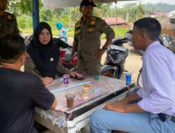 Satpol PP Kampar Tertibkan 6 Pelajar Main Domino Saat Jam Sekolah