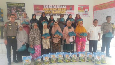 Polsek Bilah Hilir Salurkan Bansos ke Warga Sekitar Posko KBN
