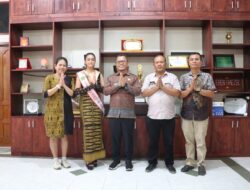 Putri Batik Remaja Indonesia Sumut Minta Petuah dari Bupati Toba