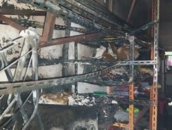 Ditinggal Sebentar Pemiliknya, Sebuah Ruko Terbakar di Siantar