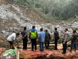 2 Orang Tertimbun Longsor di Nagori Durian Banggal Raya Kahean