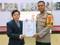 Kapolres Labuhanbatu Terima Penghargaan dari Lemkapi Atas Prestasi Ini