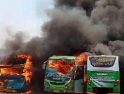 5 Unit Bus PO Sahabat di Cirebon Terbakar