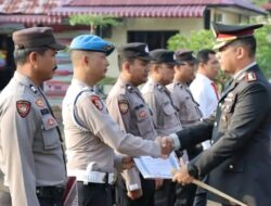 Kapolres Tapteng Beri Penghargaan Kepada 7 Personel Polsek Pinangsori