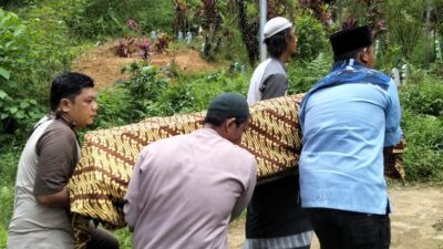 Seorang Anak Dikabarkan Meninggal Akibat Berenang di Kolam