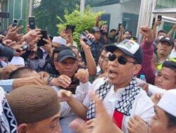 Munarman, Mantan Jubir FPI Resmi Bebas Dari Lapas Salemba