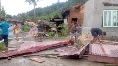 Hujan Deras Disertai Angin Kencang Porak-porandakan Rumah di Taput