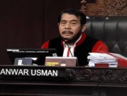 MKMK Memberhentikan Anwar Usman dari Ketua MK
