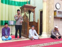 Sholat Subuh Keliling Polsek Kualah Hulu Bersama Warga