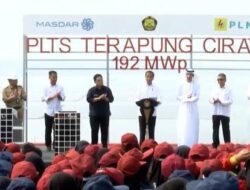 Jokowi Resmikan PLTS Terapung Cirata