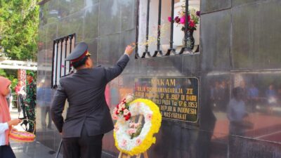 Polres Toba Peringati Hari Pahlawan di Makam Raja Sisingamangaraja XII