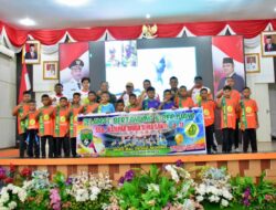 Sekda Kampar Lepas Tim SSB KMBS U-11 ke Liga Sentra Indonesia