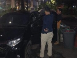 Driver Taksi Online Ditemukan Meninggal di Dalam Mobil, Diduga Karena Sakit