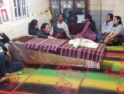 Mahasiswa yang Tewas di Bali Dimakamkan di Kampung Halamannya