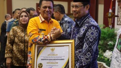 Komisi Informasi Provinsi Kepri Beri Penghargaan Pada 18 Badan Publik