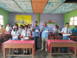 Gerindra Taput Mulai Bagikan Makan Siang dan Susu Gratis