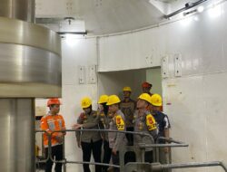 Kapolres Kampar Cek Spilway Gate PLTA Koto Panjang